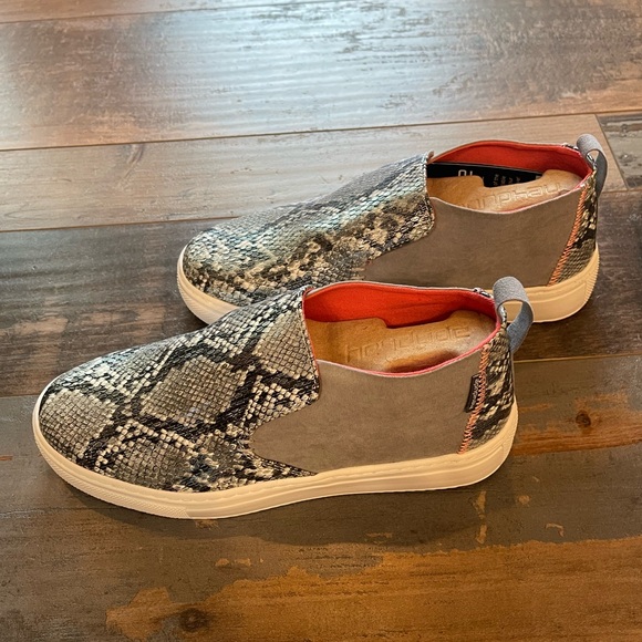 NWT Hey Dude Snake Grey Casual Slip-Ons - Picture 4 of 10